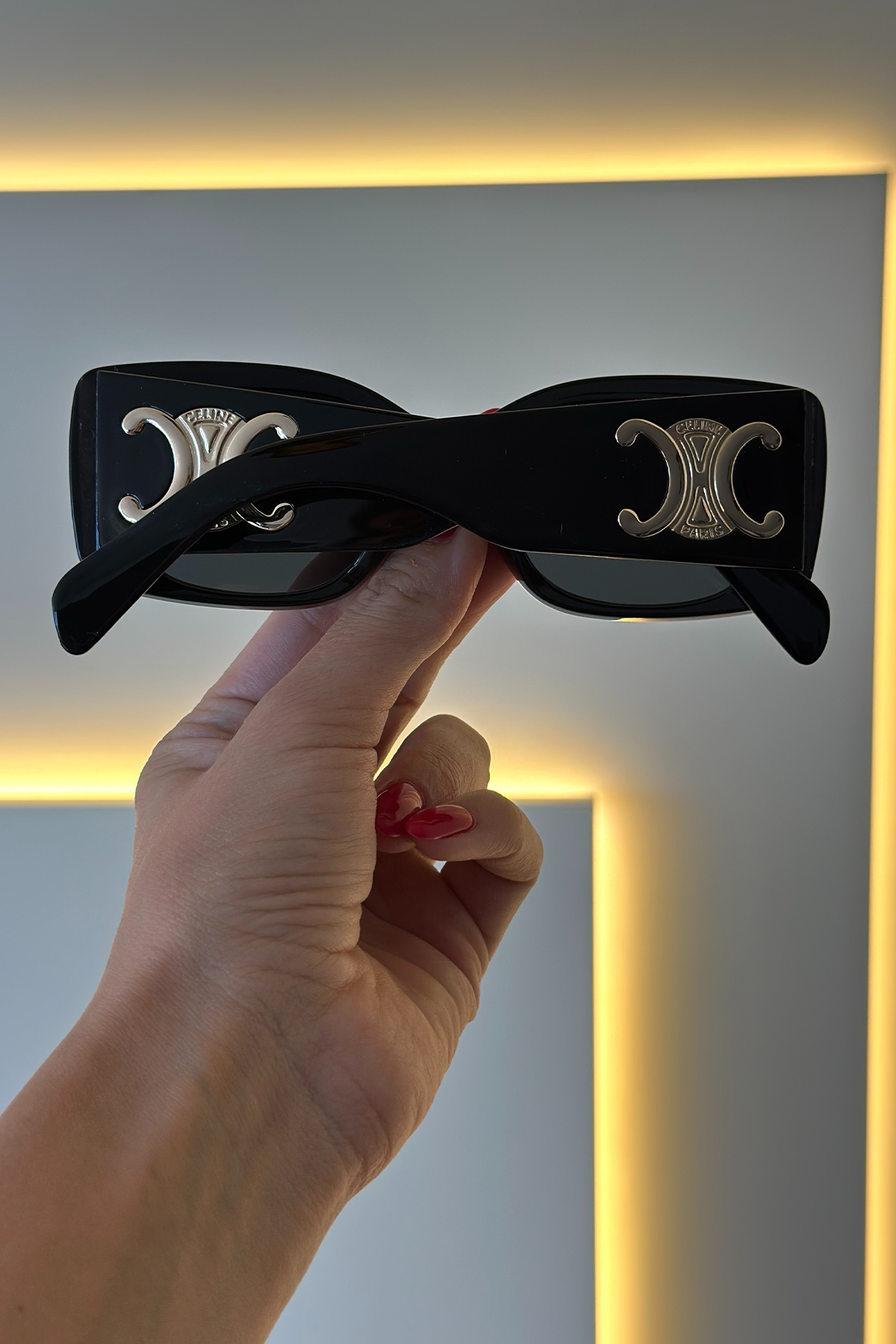 Cln- Güneş Gözlüğü Siyah Cam Logo Detay 22-08-2025