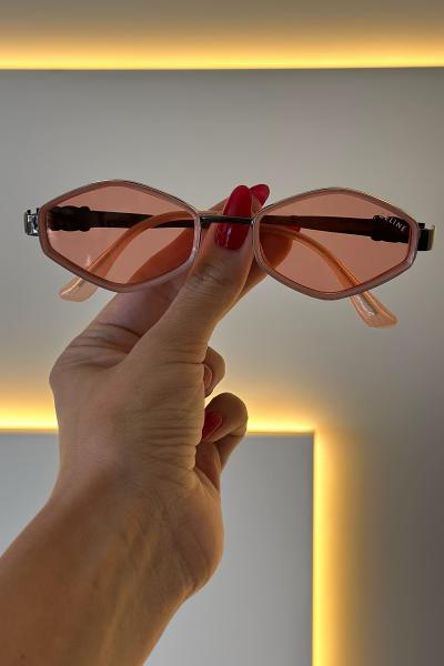 Cln- Güneş Gözlüğü Pembe Cam Siyah Çerçeve 22-08-2025